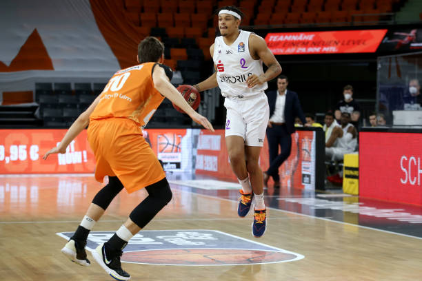 廷伯因病退 廷伯因病退