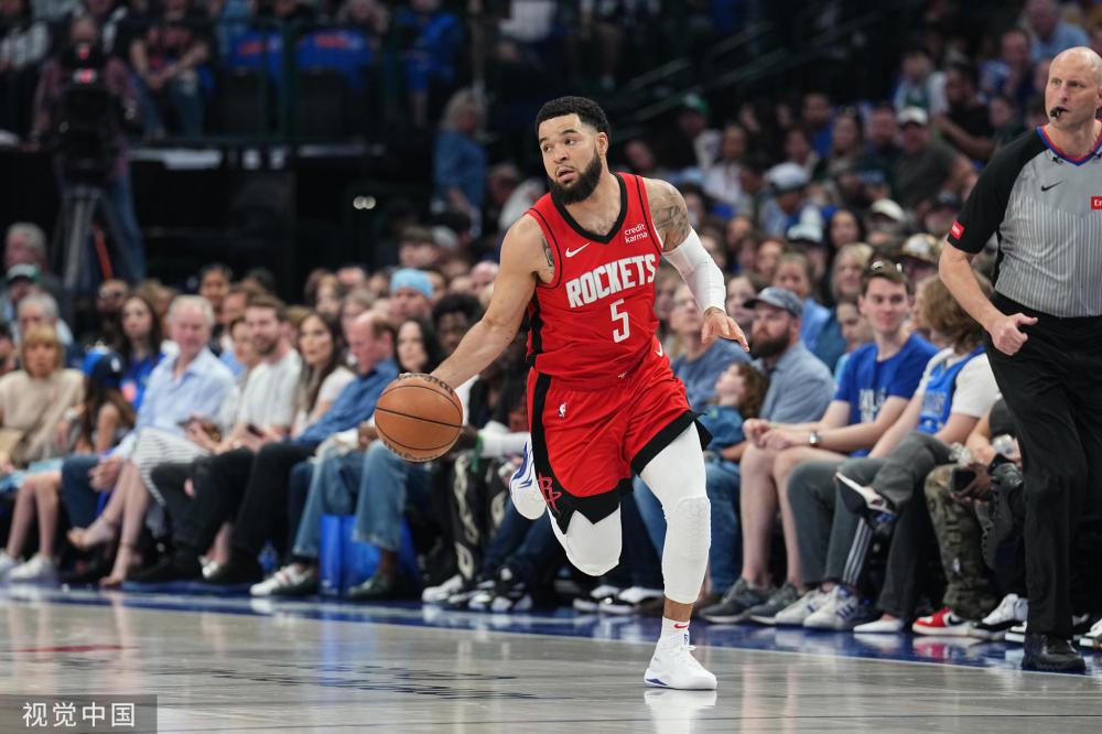 不仅稳居球 不仅稳居球